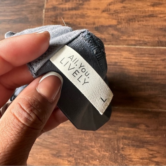 All You Lively Gray Striped No Wire Bra - Picture 3 of 4